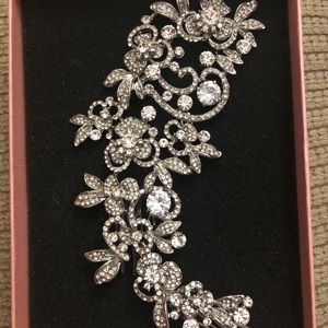 Bridal hair accessory